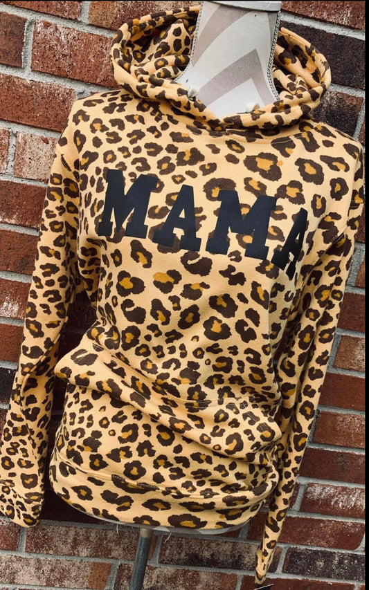 Mama  Leopard 🖤🖤