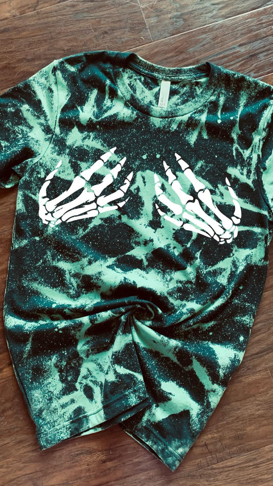 Skelly boobs tee emerald