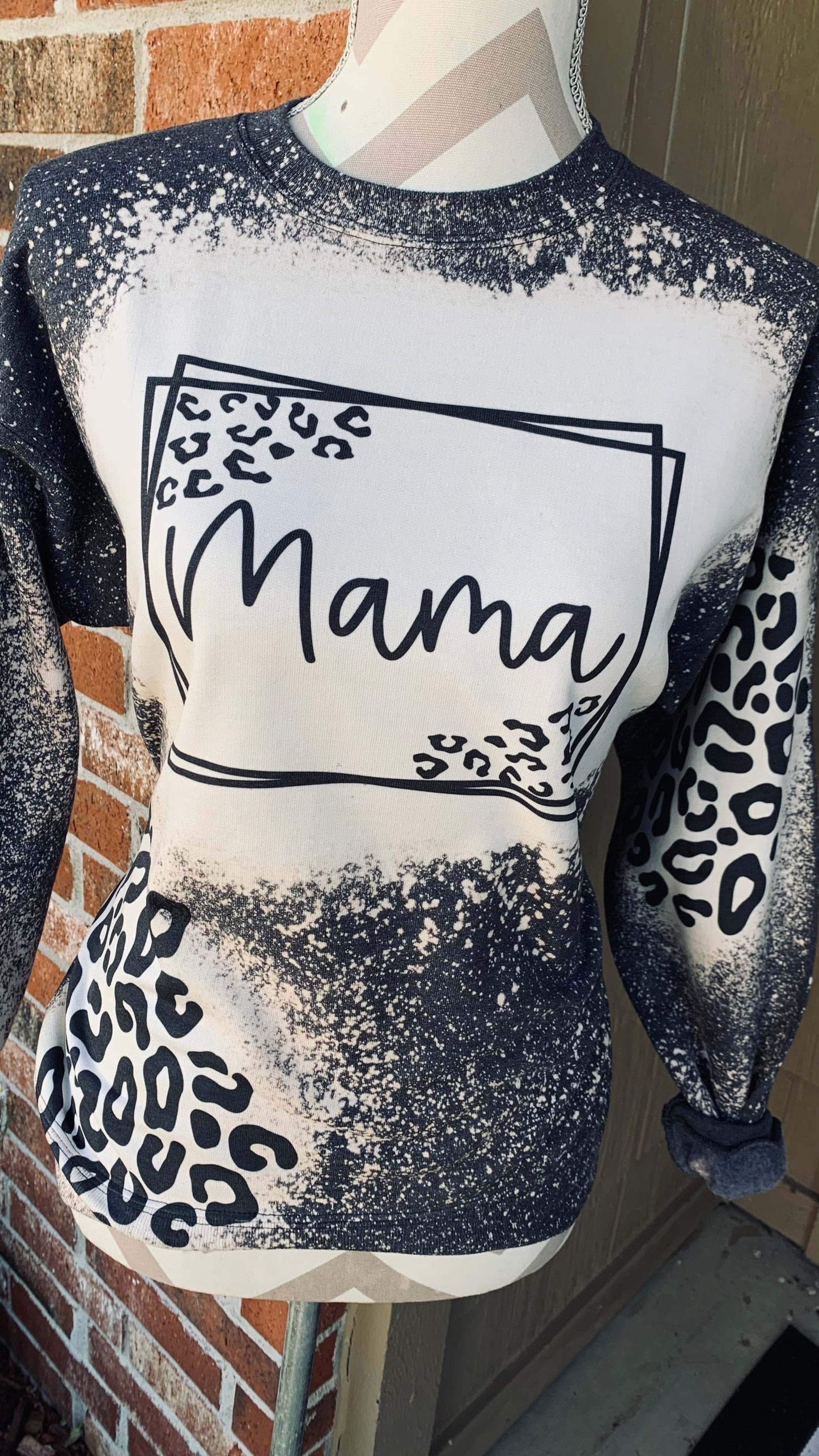 Mama leopard crewneck